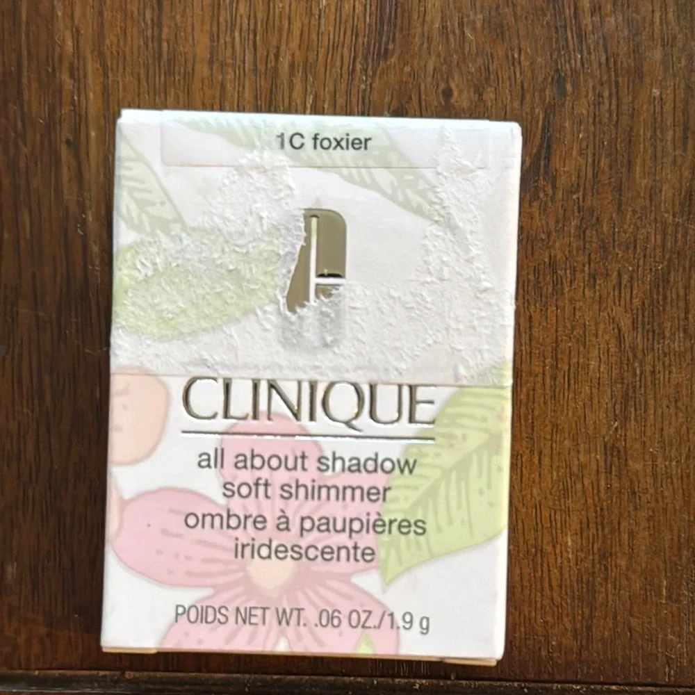 Clinique All About Shadow soft shimmer in Foxier C1 New